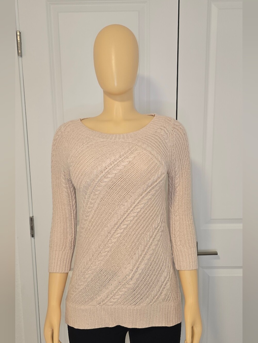 New York & Company Cream Crewneck Cable Knit Sweater